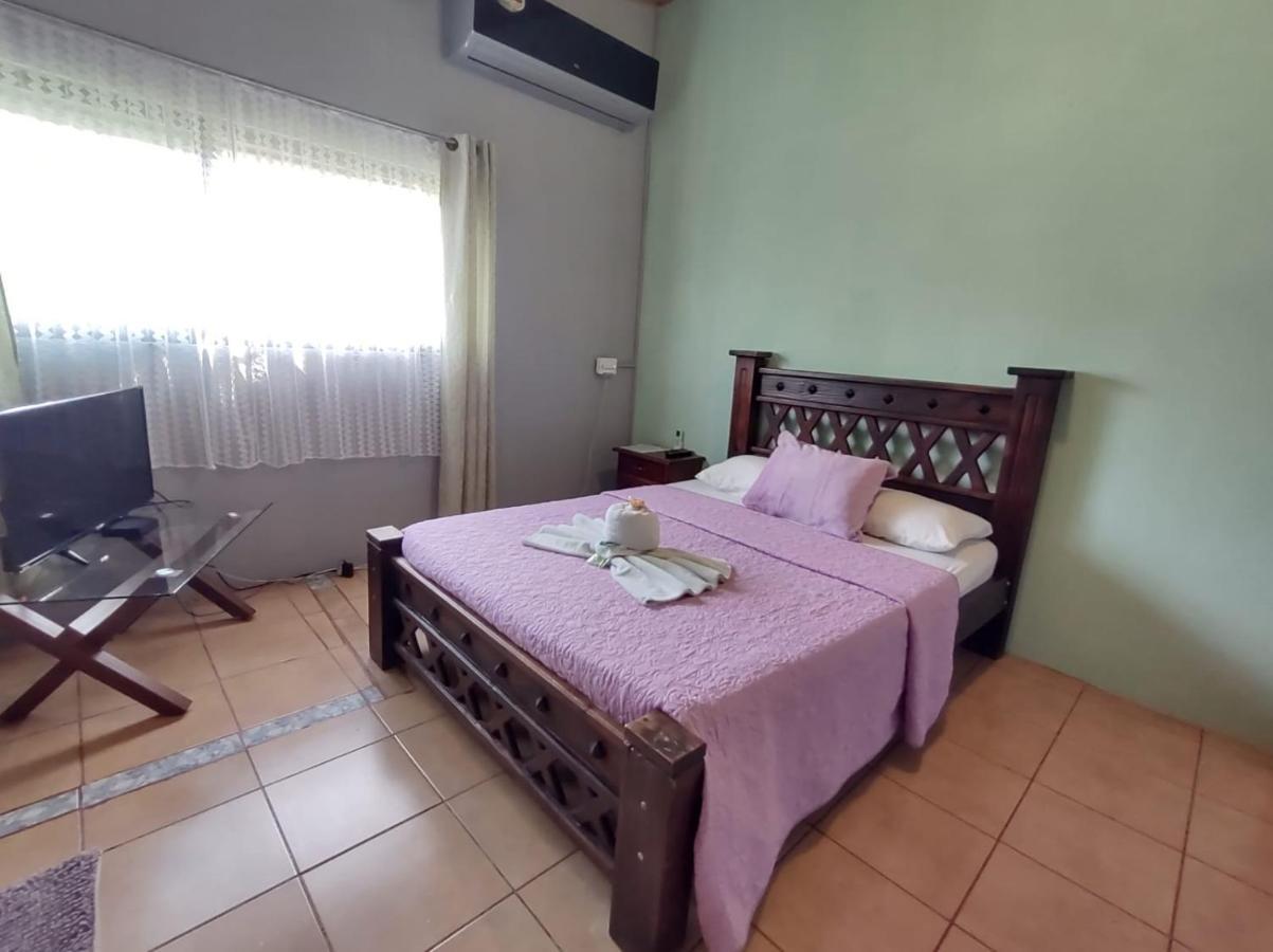 The Corner Airbnb Пуерот-Хіменес Екстер'єр фото
