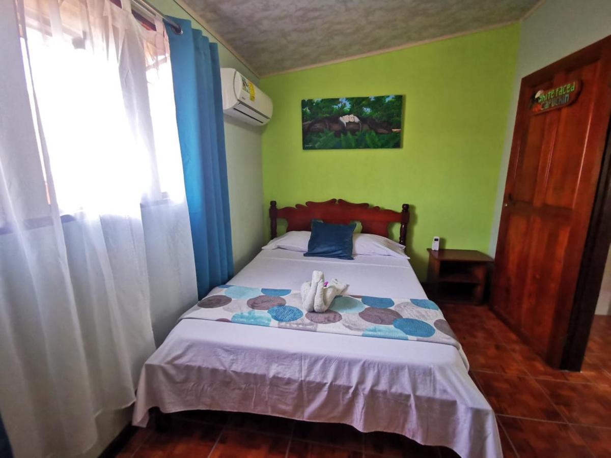 The Corner Airbnb Пуерот-Хіменес Екстер'єр фото