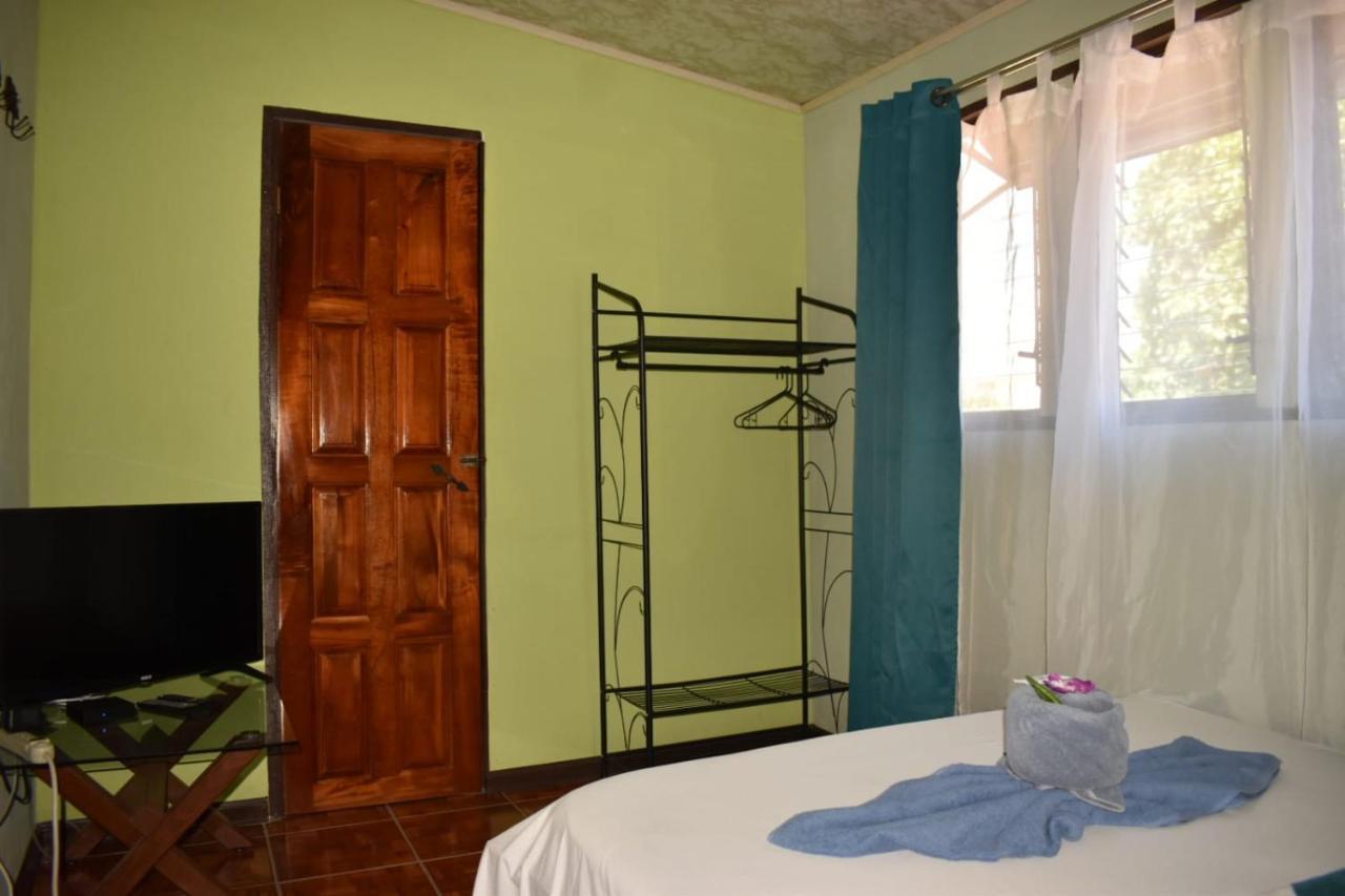 The Corner Airbnb Пуерот-Хіменес Екстер'єр фото